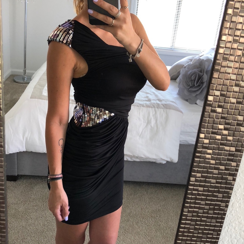 Off the shoulder sequins black dress - Picture 3 of 6